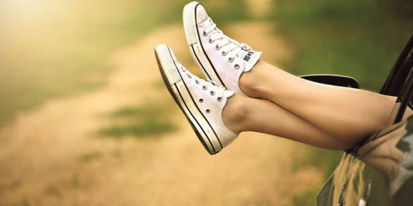 Tired and swollen legs from standing all day: what you can do from today
