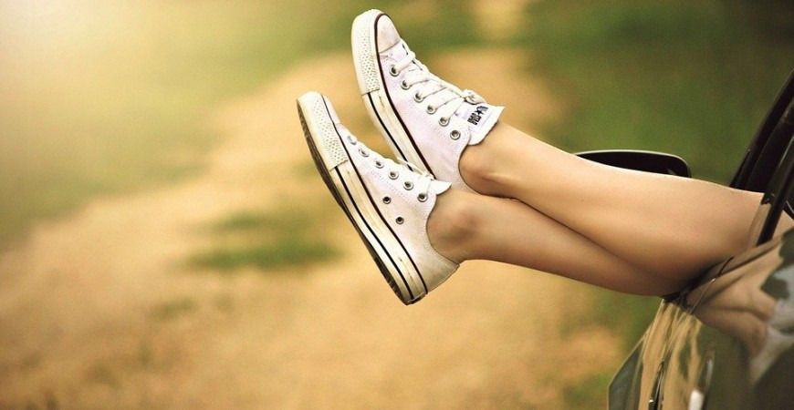 Tired and swollen legs from standing all day: what you can do from today